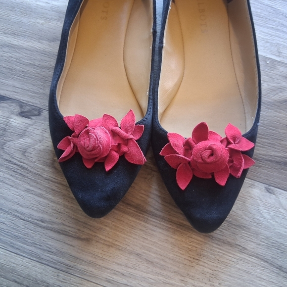 Talbots Red Flower Gold Heel Black Flats Causal Sz 8 Pointed Toe Prep Holiday - Picture 4 of 7
